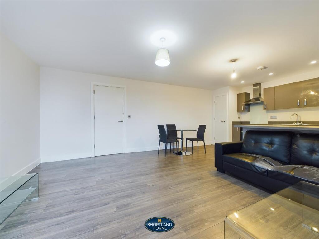 Apartment in Coventry, West Midlands - View 4