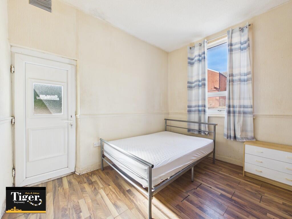 Apartment in Blackpool, Claremont - More