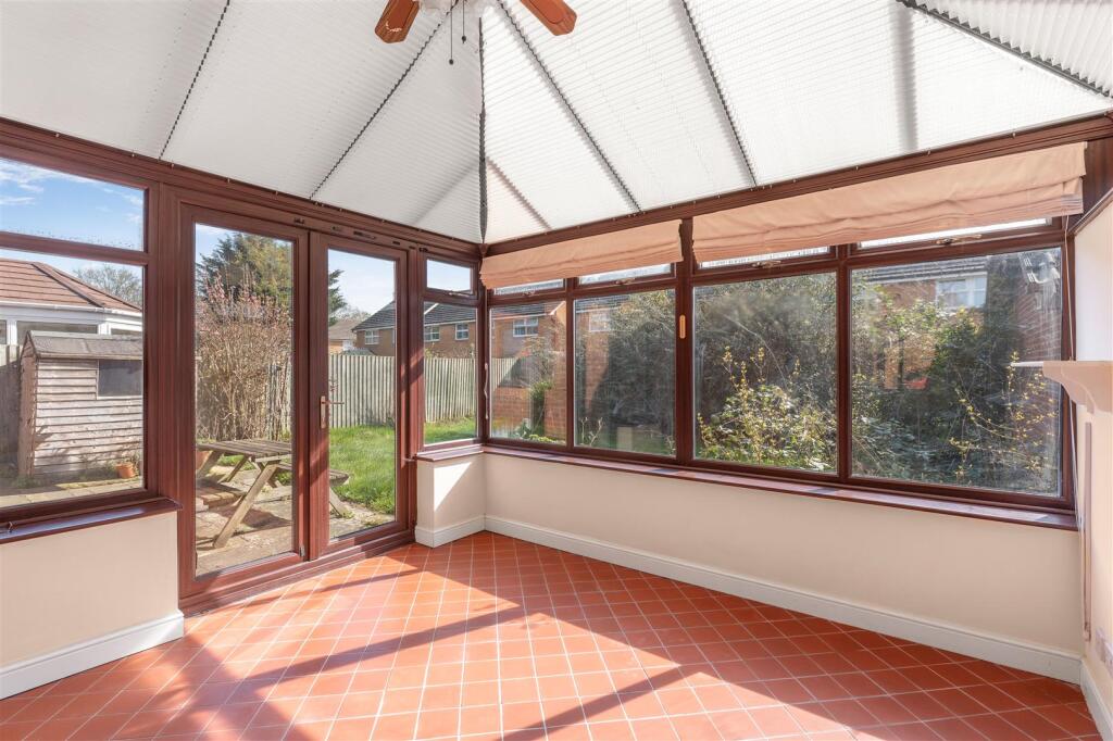 Woburn Close, Banbury photo 4