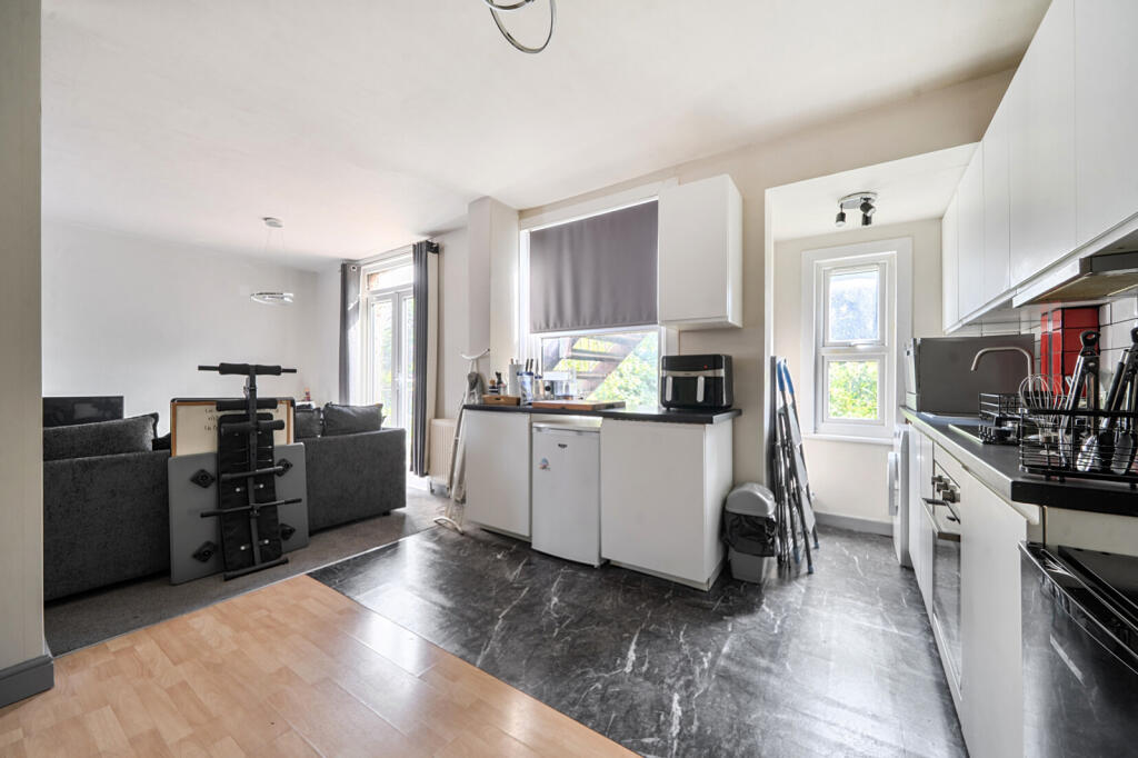 Apartment in High Wycombe, Castlefield - More