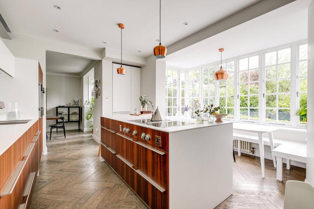Main image of property: Hill Rise, Hampstead Garden Suburb, NW11