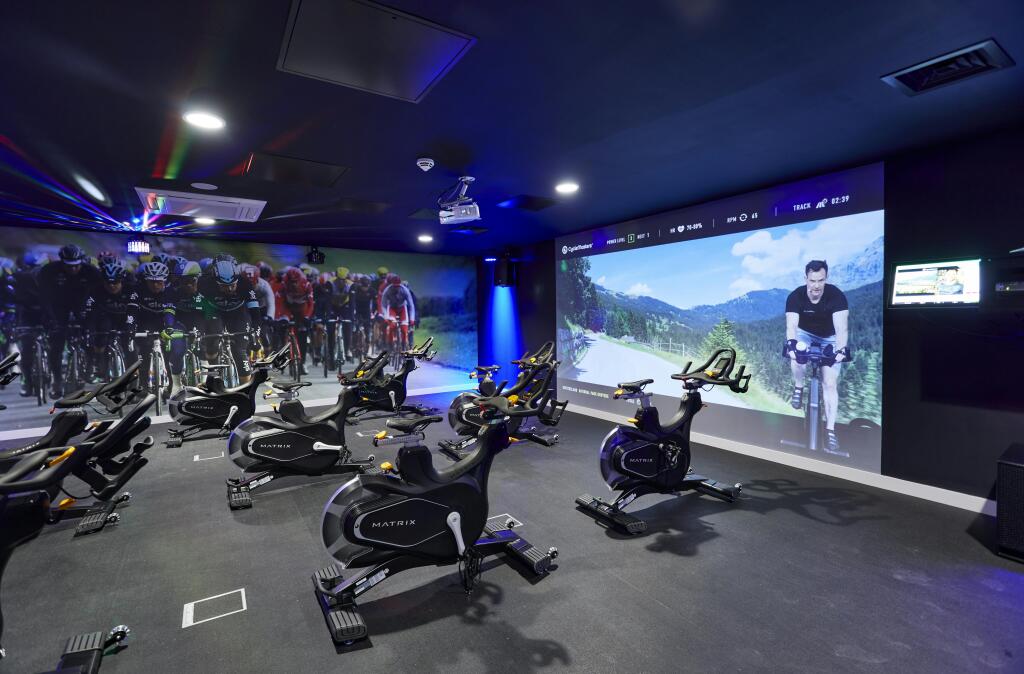 THE LINCOLN_HLA7515_HR.jpg