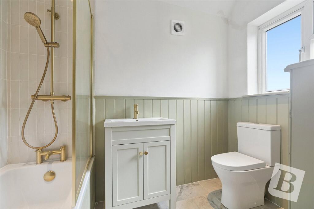 Apartment in Basildon, Essex - View 5