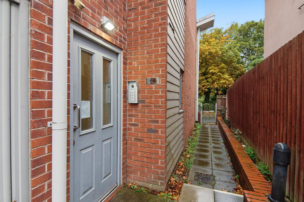Apartment in Coventry, Bishopsgate Green, Hillfields - View 5