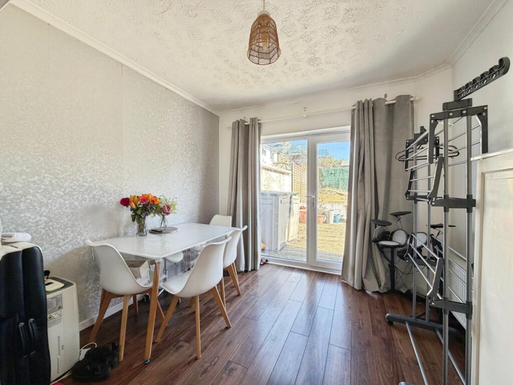 House in Slough - View 4