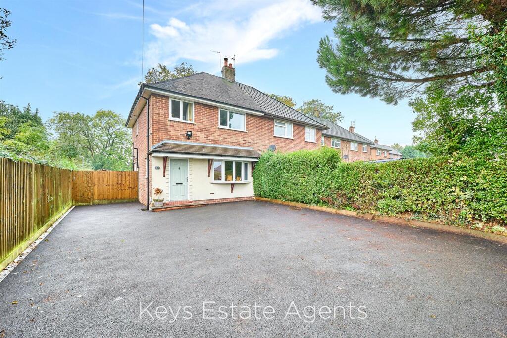 3-bed semi-detached on The Avenue, Blythe Bridge, Stoke-On-Trent, £220,000