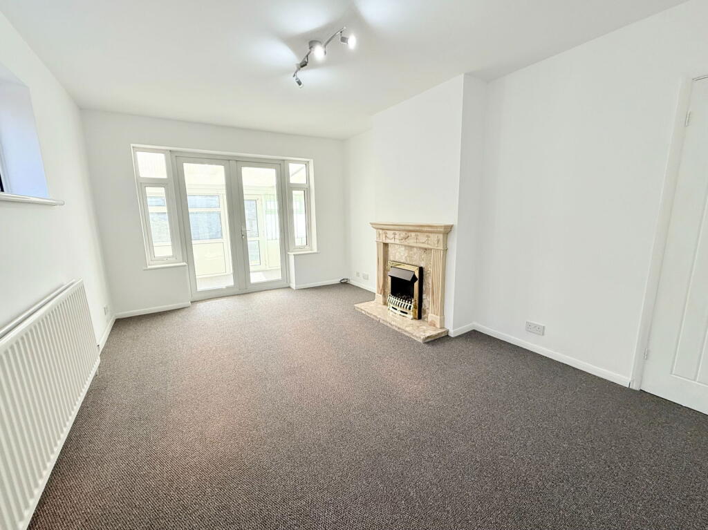 Thornyfield Road, Shirley photo 2