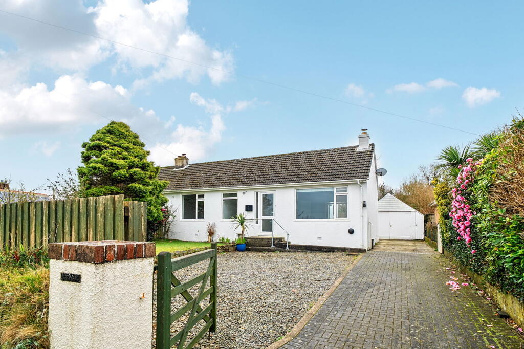3-bed semi-detached on Liskeard Road, Callington, PL17, £280,000