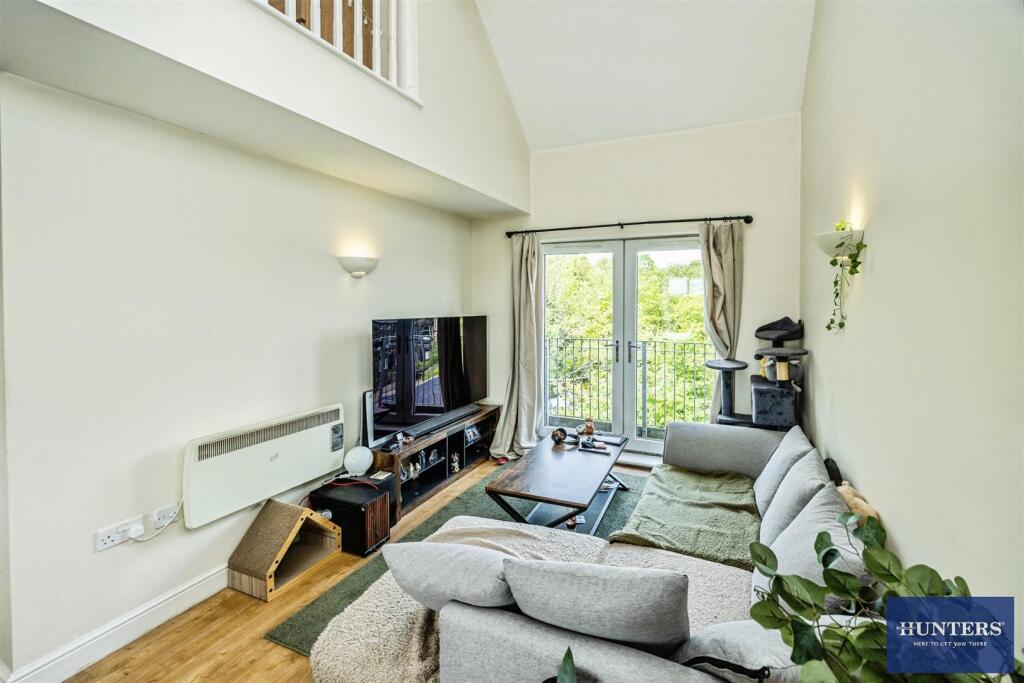 House in Halifax - View 4