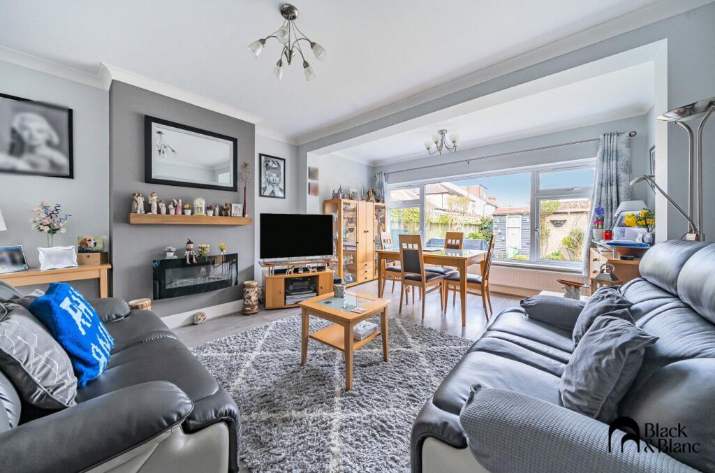 House in Croydon, Woodside - View 2