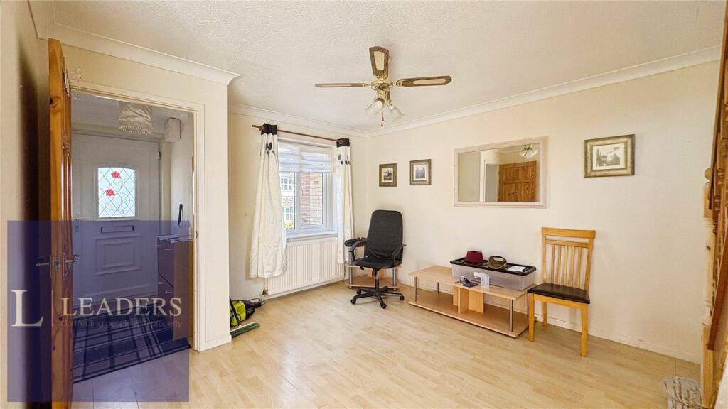 Friars Close, Sible Hedingham, Halstead photo 3