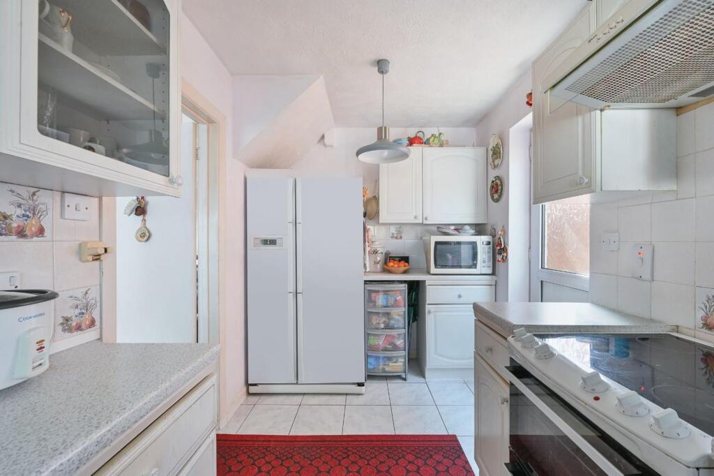 House in Kingston upon Thames - More
