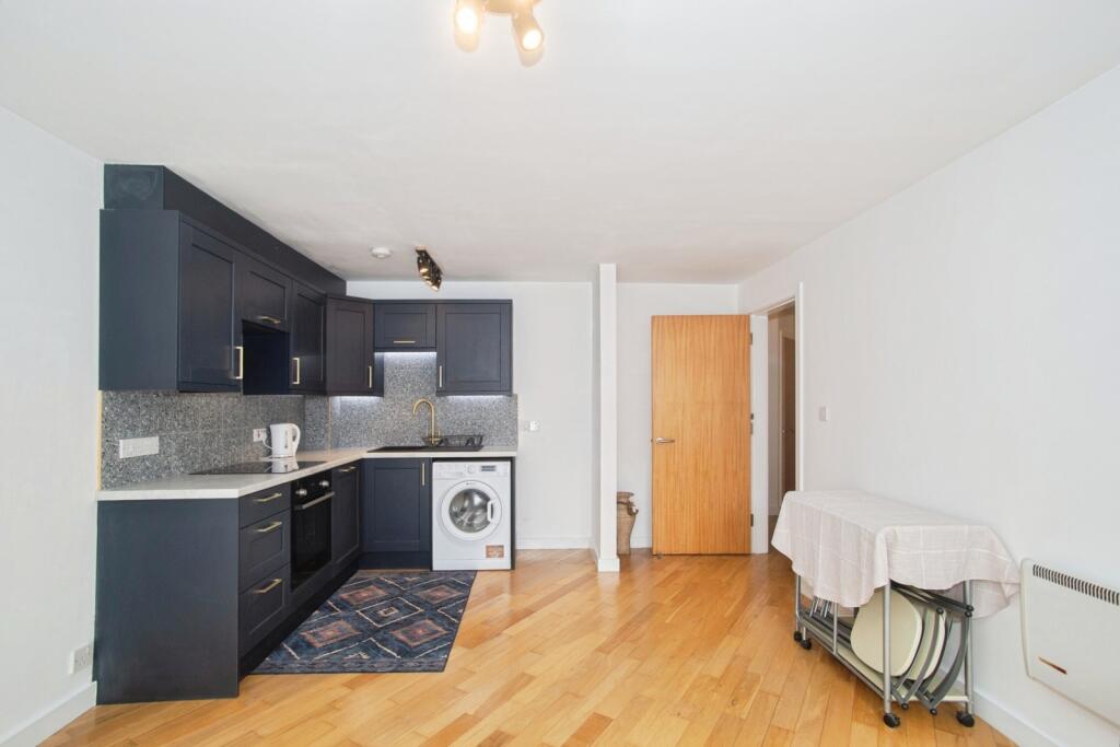Apartment in Salford, Blackfriars, Lower Broughton - View 2