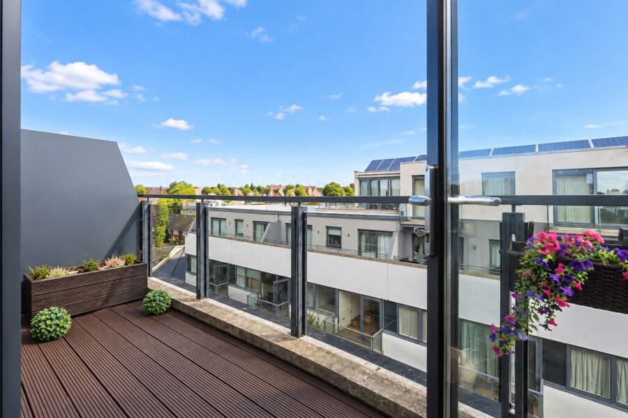 Apartment in Kingston upon Thames - View 5