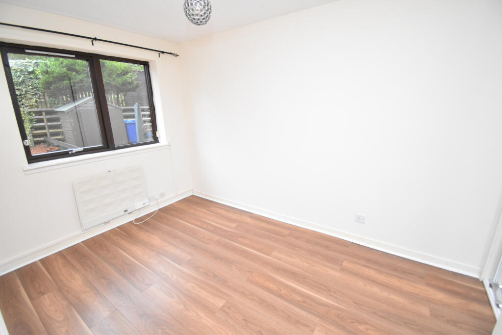 Apartment in Paisley, Castle Gait, Castlehead - View 5
