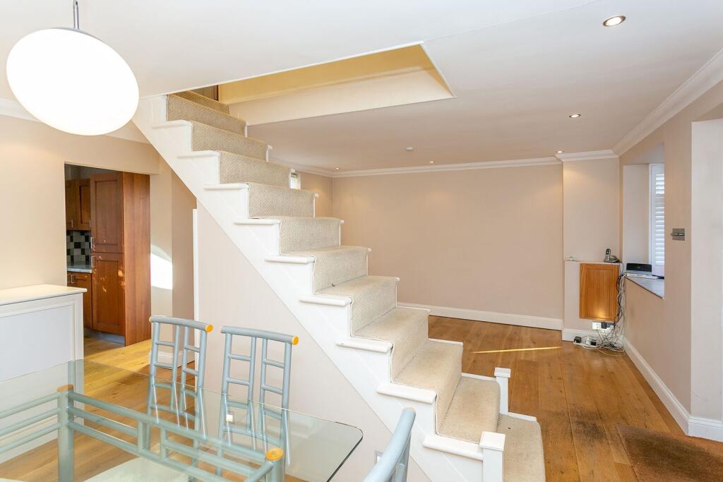 House in Watford - View 5