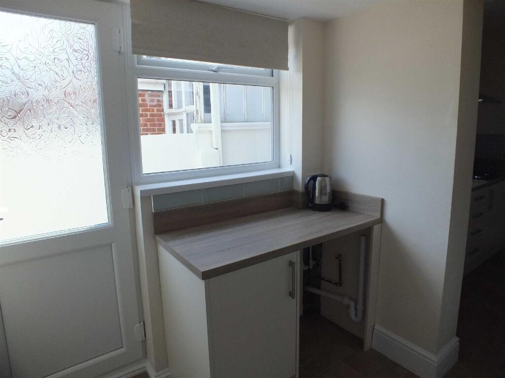 Gloucester Road, Trowbridge - View 4