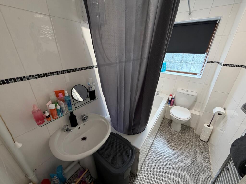 House in Sandwell, West Midlands - View 4