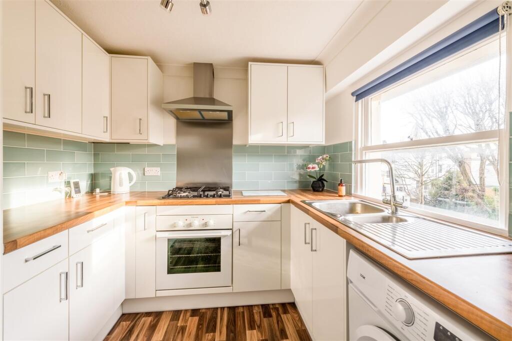 Apartment in Hove, Brighton and Hove - View 3