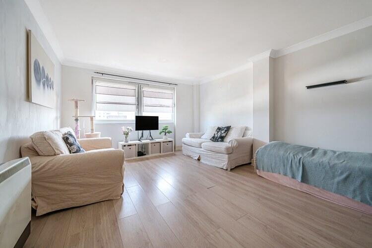 Apartment in London - View 2