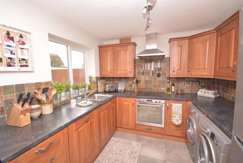 House in Lincoln - View 4