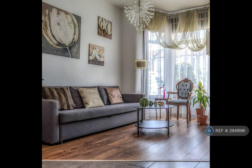 Main image of property: Elgin Road, London, IG3