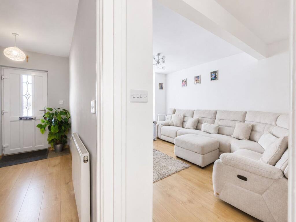 House in Swindon, Gorse Hill, Ferndale - View 3
