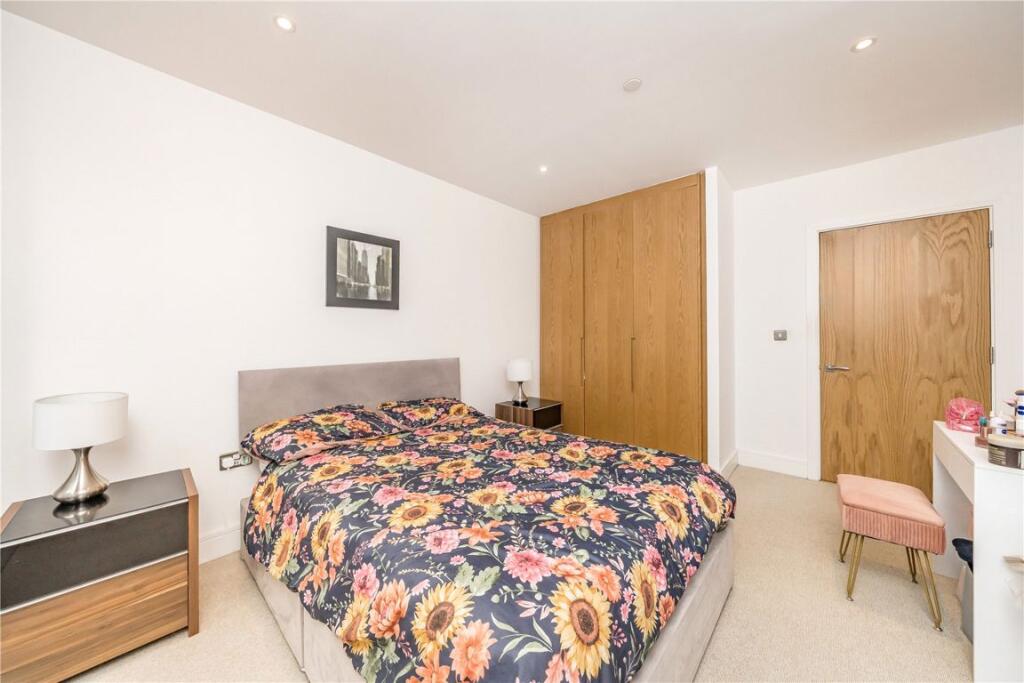 Apartment in London, Caxton Street Works, Canning Town - View 5