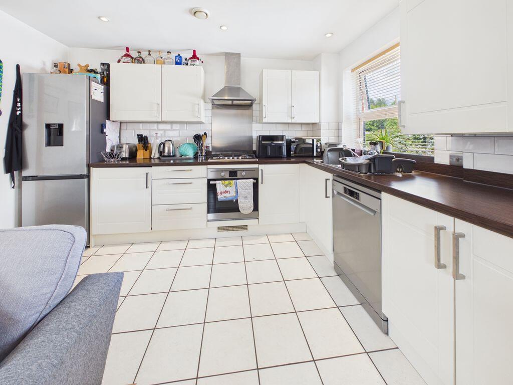 Apartment in Croydon - View 4