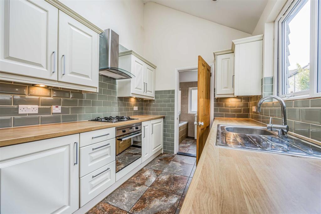 House in Portsmouth, Fratton - More