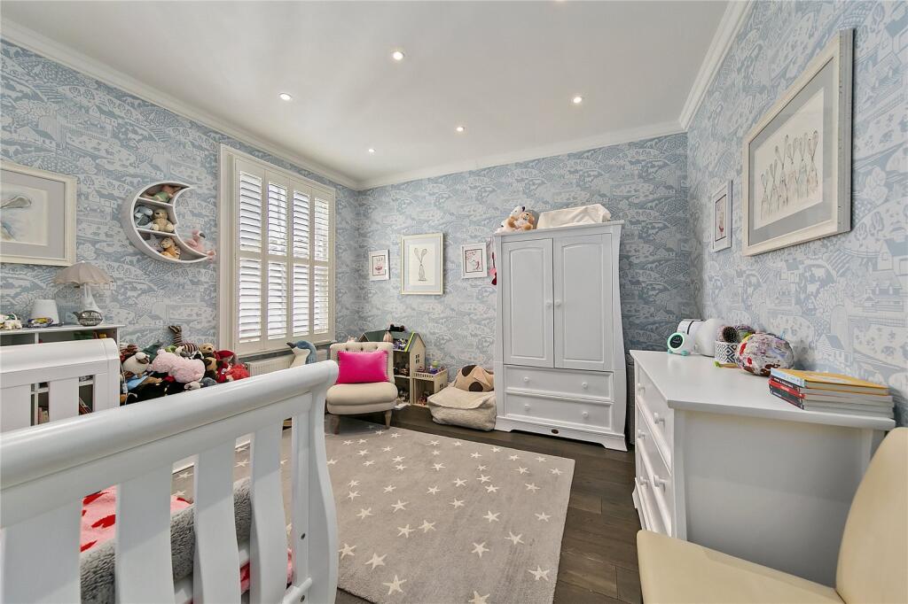 Haverfield Gardens, Kew, Surrey, TW9 - More