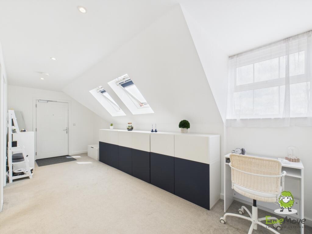 Corbel Rise, Chineham, Basingstoke, RG24 photo 4