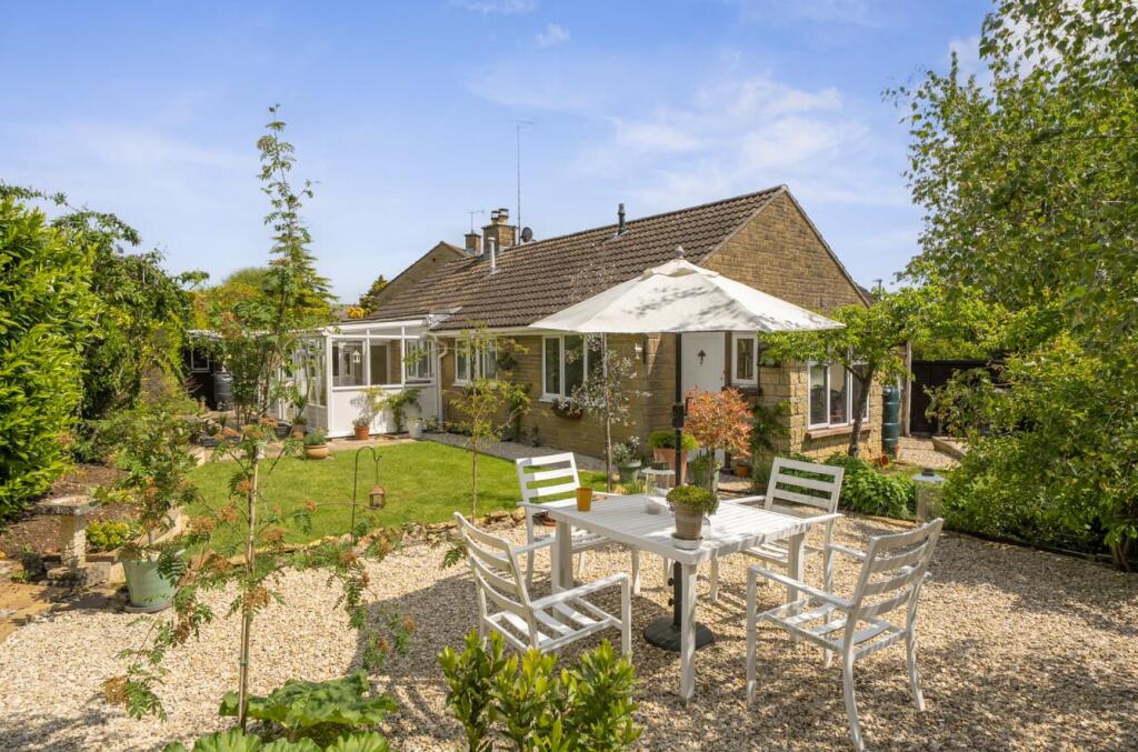 25, The Meads, Milborne Port, Sherborne photo 3