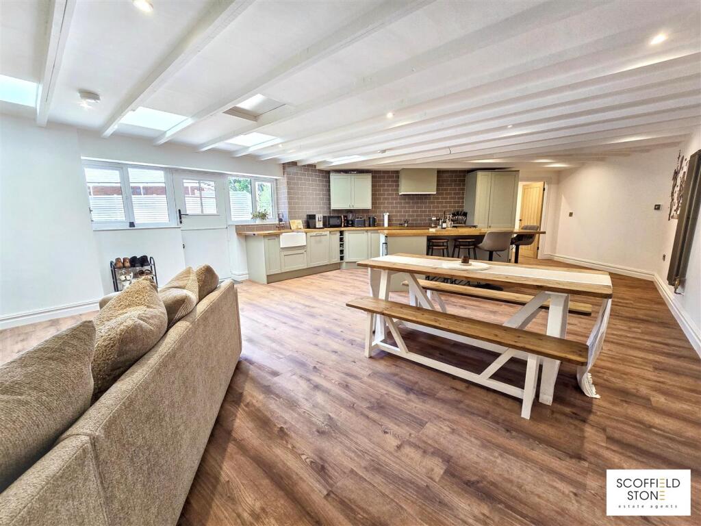 Mitre Drive, Repton, Derby photo 3