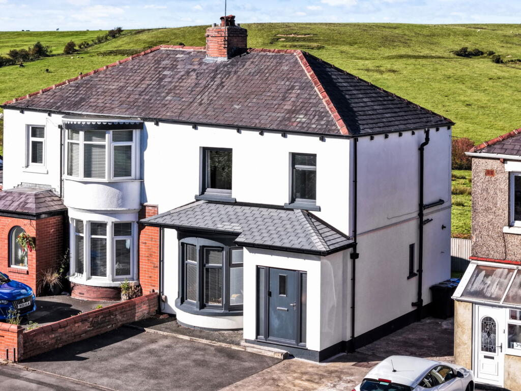 3-bed semi-detached on Blackburn Road, Oswaldtwistle, Accrington, BB5 4LP, £249,950