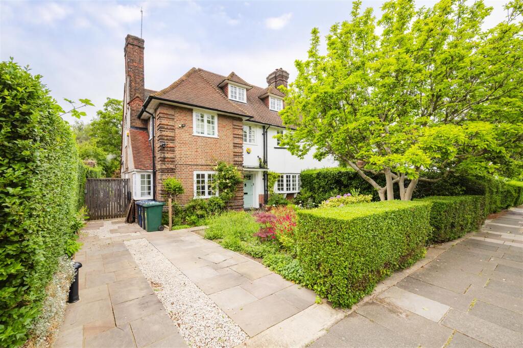 Main image of property: Meadway, Hampstead Garden Suburb, NW11