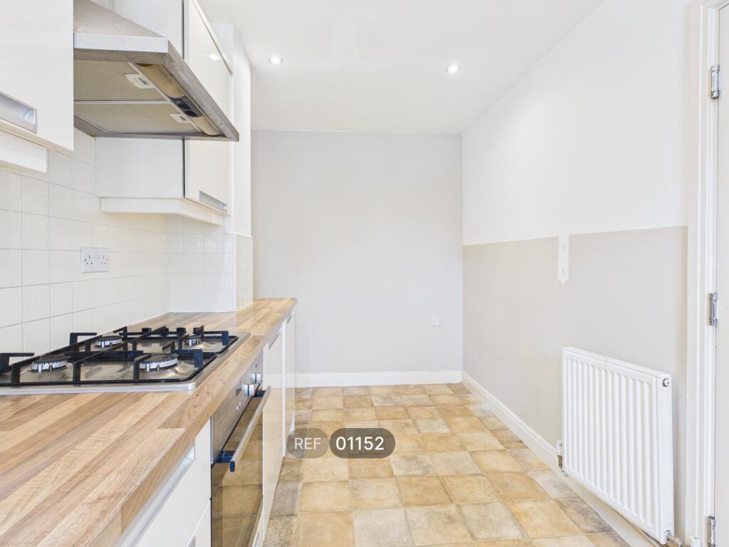 House in Hull - View 2