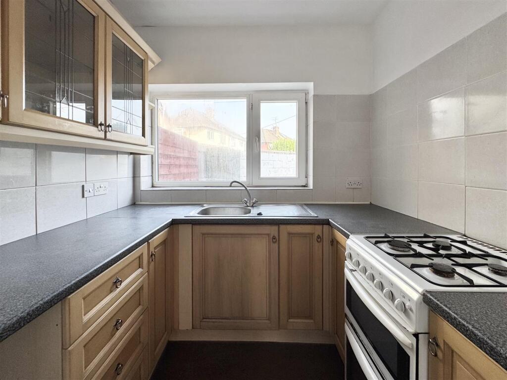 Apartment in Gloucester - View 3