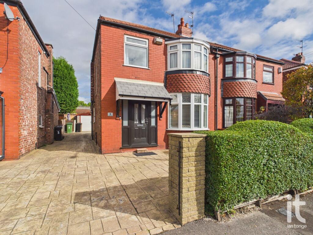 House in Stockport, Mile End, Woodsmoor