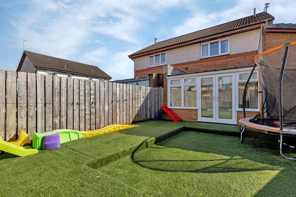 Jane Rae Gardens, Clydebank photo 2
