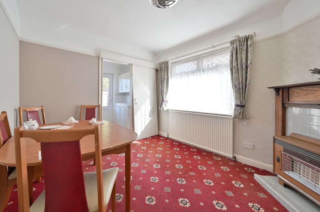 Compton Place, Watford, WD19 photo 4