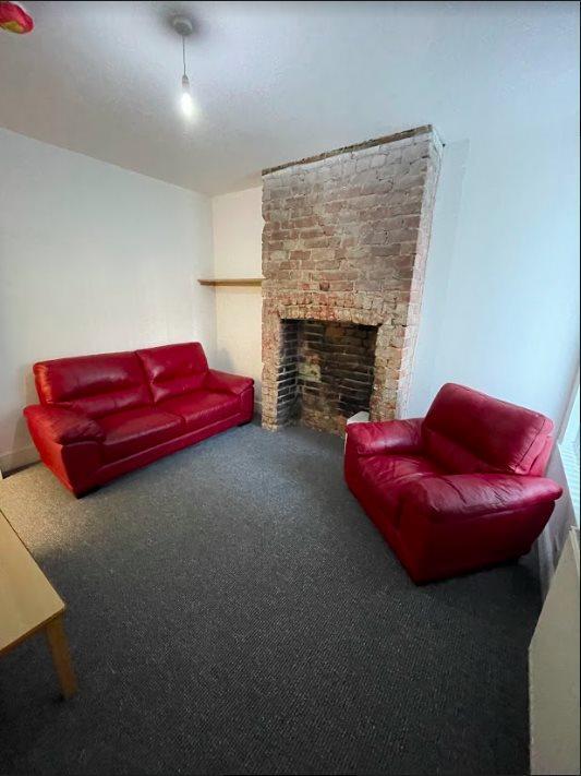 House in Hull - More