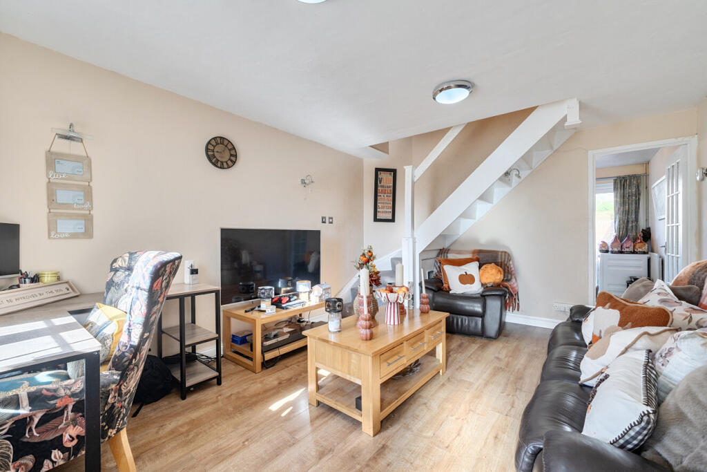 House in Bromley - More