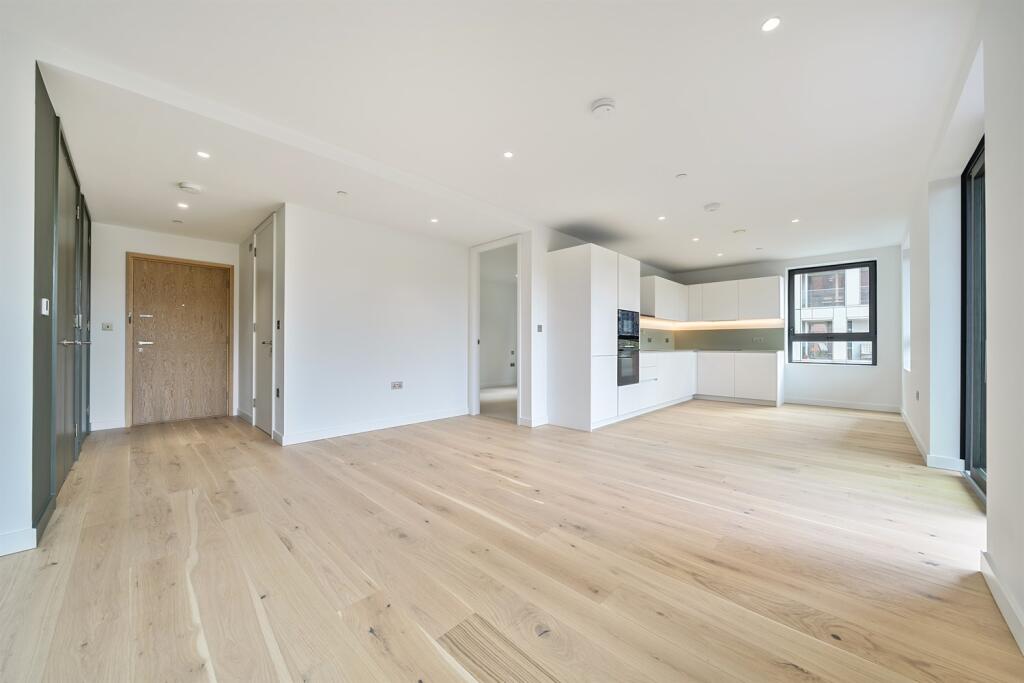 Main image of property: Peninsula Gardens, East Parkside, Lower Riverside, Greenwich Peninsula , SE10