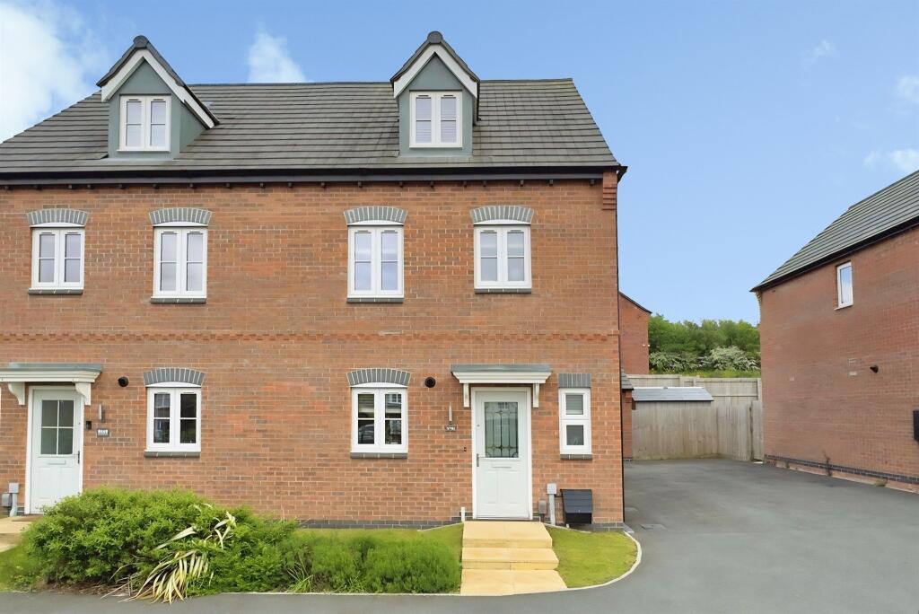 Main image of property: Lindhurst Way West, Mansfield