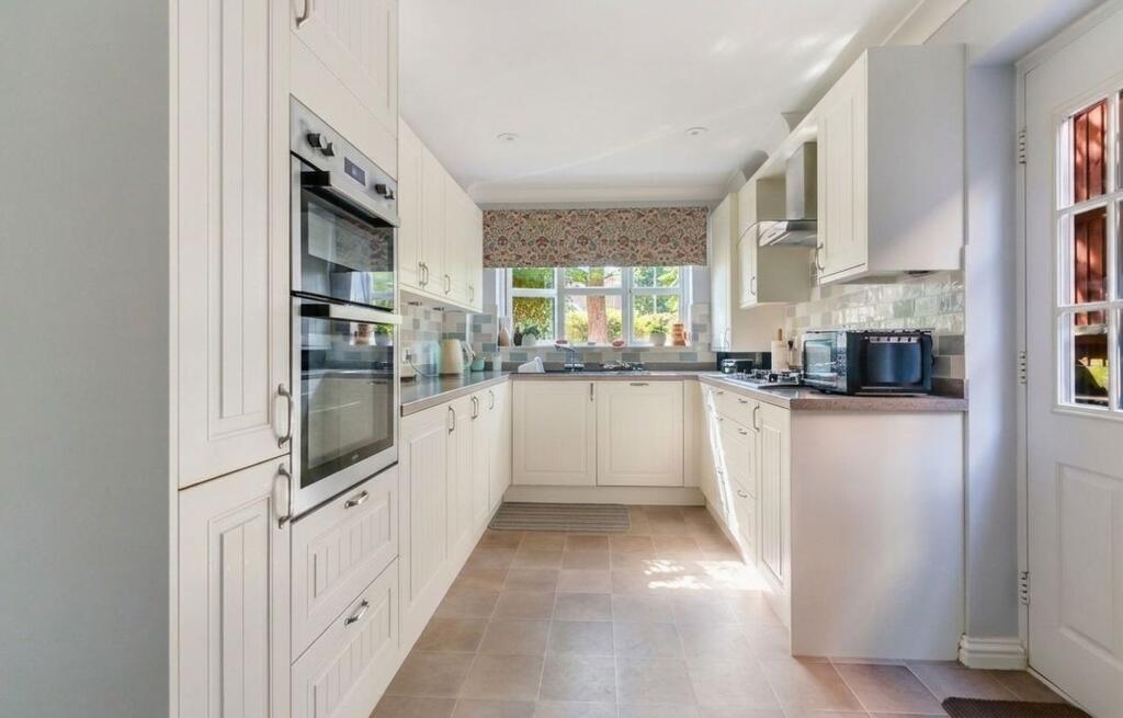 House in Tonbridge - View 2