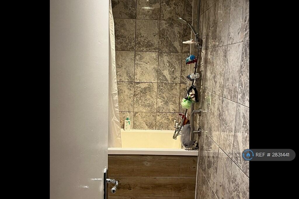 1 bedroom flat share for rent