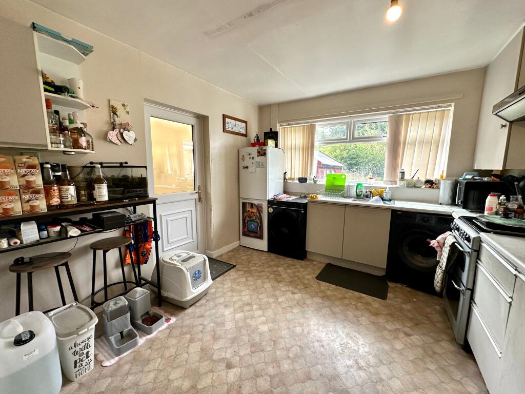 House in Walsall, Blakenall Heath - View 5