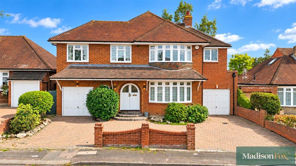 4-bed detached on Fernside, Buckhurst Hill, Essex, IG9, £1,375,000