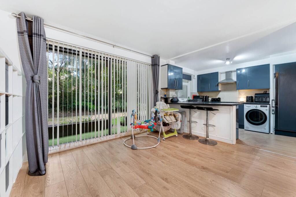 Apartment in Bury, Greater Manchester - View 4